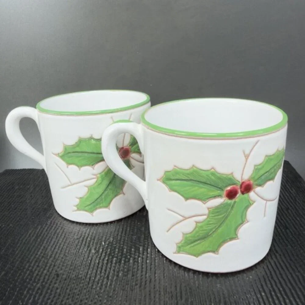 Vintage Italian Pottery Coffee Mug Cup Set 2 Mugs Holly Berry‎ Christmas Mugs